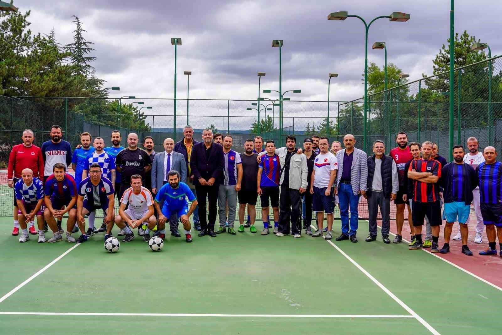 Anadolu Üniversitesi, Cumhuriyet Bayramı için spor turnuvası düzenliyor