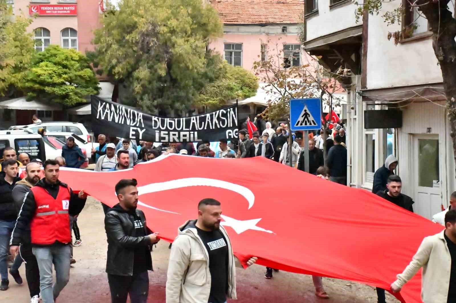 Emet'te Filistin'e Destek Yürüyüşü Gerçekleştirildi