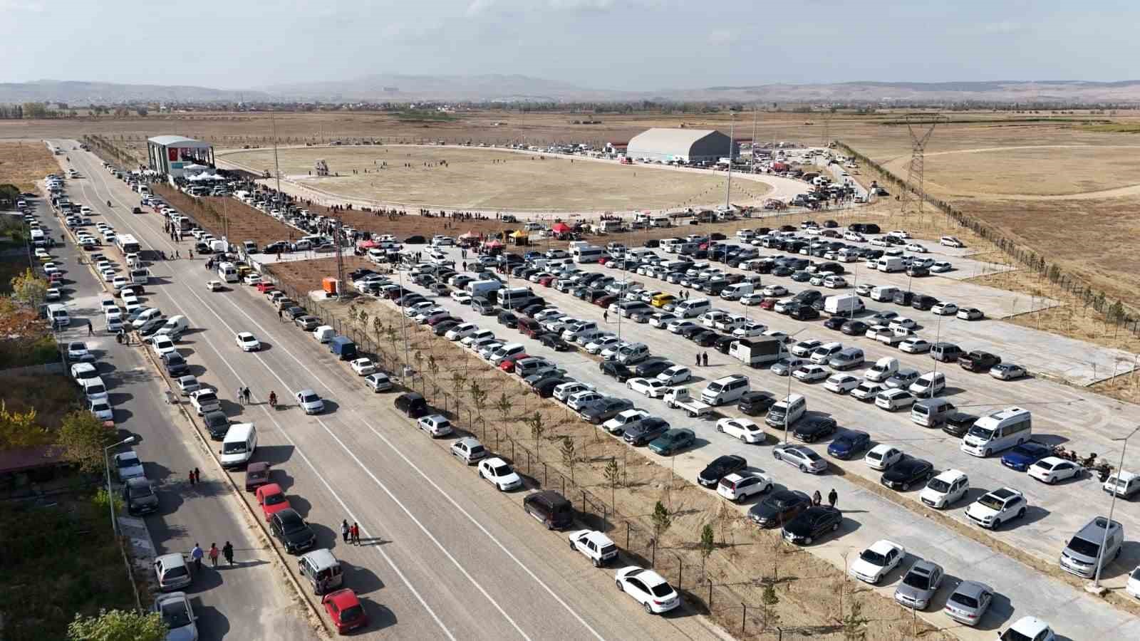 Afyonkarahisar Belediyesi, Cumhuriyetin 100. yılında Atlı Spor Tesislerini açtı