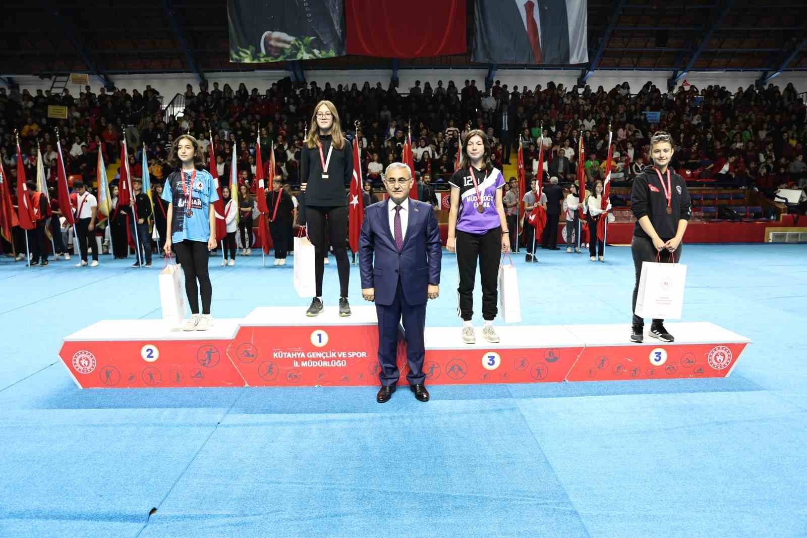 Kütahya Belediyespor Kulübü Atletizm Takımı, Ankara'daki Atatürk'ü Anma Koşusu Türkiye Şampiyonası için yarışmada parladı.