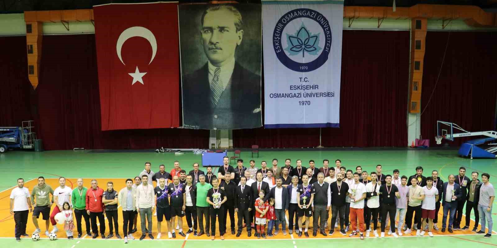 ESOGÜ'de Futbol ve Tenis Turnuvası Sonuçlandı.