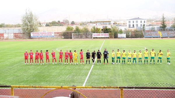 Ak Parti Milletvekili Sandıklıspor-Salarspor Maçına Katıldı