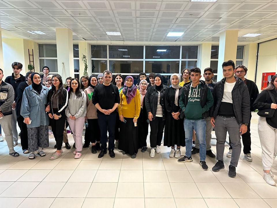 Belediye Başkanı, Mezun Olmak İçin Gençlere Motivasyon Verdi