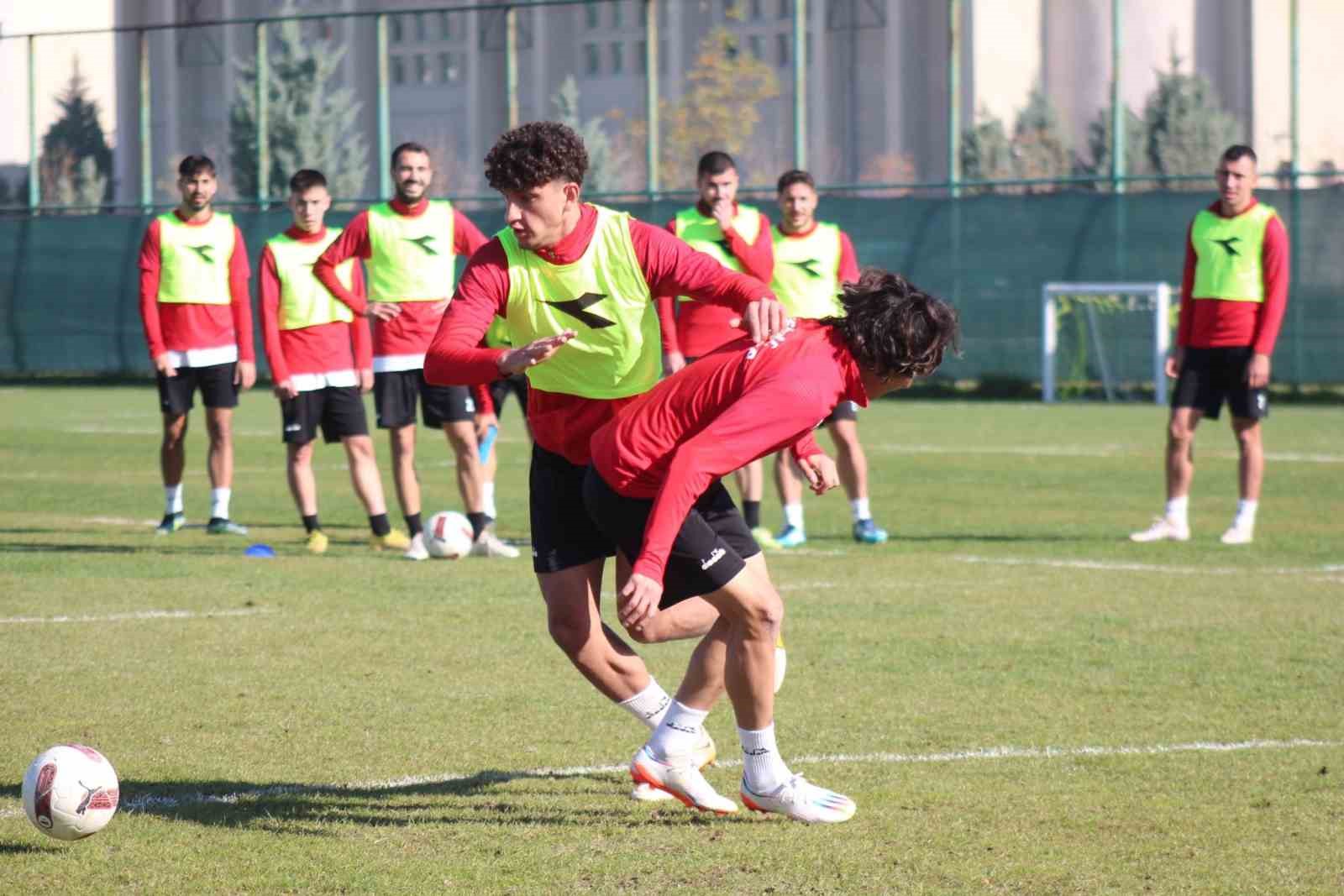 Afyonspor, Beyoğlu Yeni Çarşı SF maçına hazır!