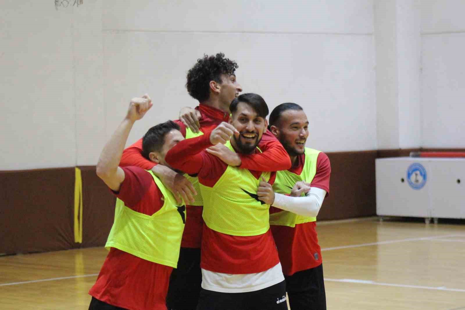 Afyonspor, Ankara Demirspor'a konuk olacak.