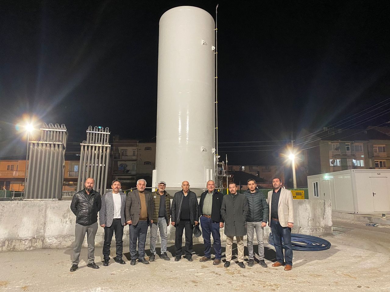 Afyonkarahisar'da AK Parti Milletvekili ve Sinanpaşa İlçe Yönetimi, Doğalgaz Tesisine Ziyaret Gerçekleştirdi.