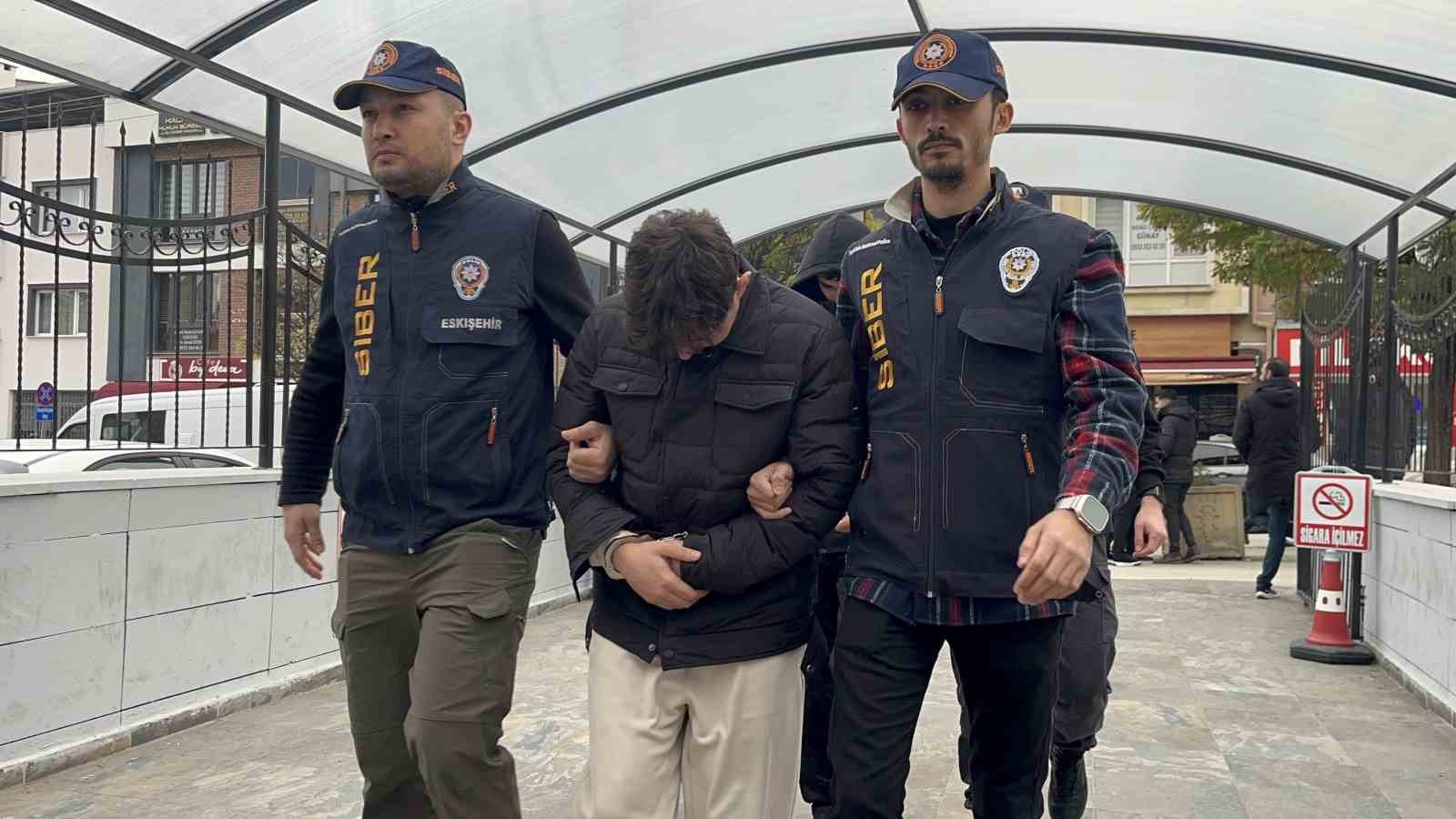 Eskişehir'de kripto para dolandırıcıları tutuklandı!