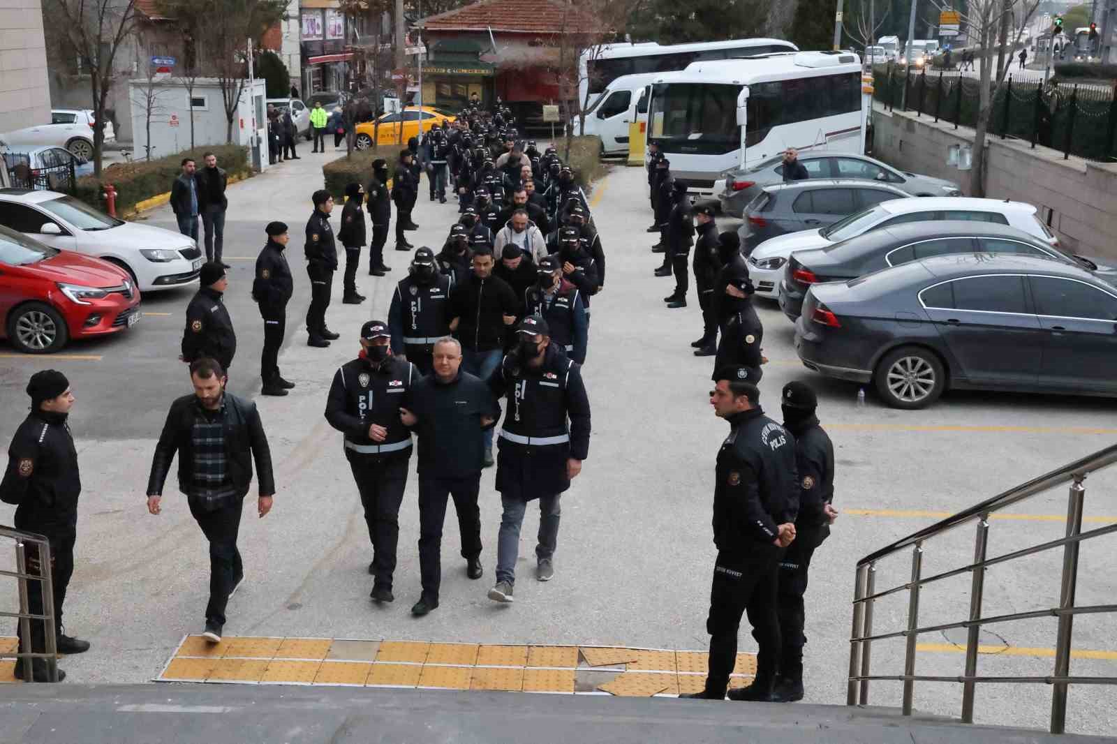 'Kafes-18 Operasyonu' kapsamında 13 şüpheli tutuklandı.