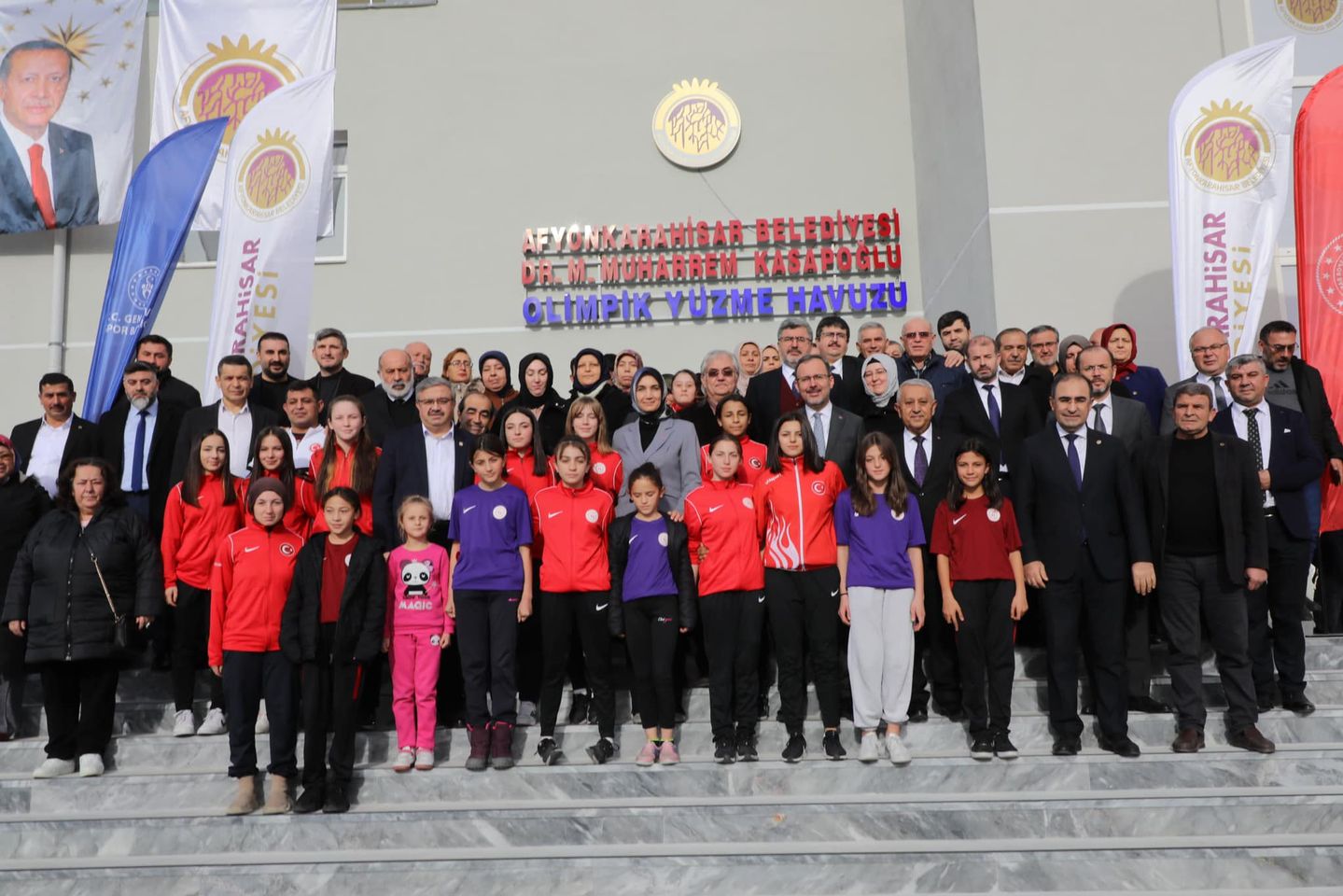 Afyonkarahisar'da Atıl Durumda Olan Olimpik Yüzme Havuzu Yenilendi