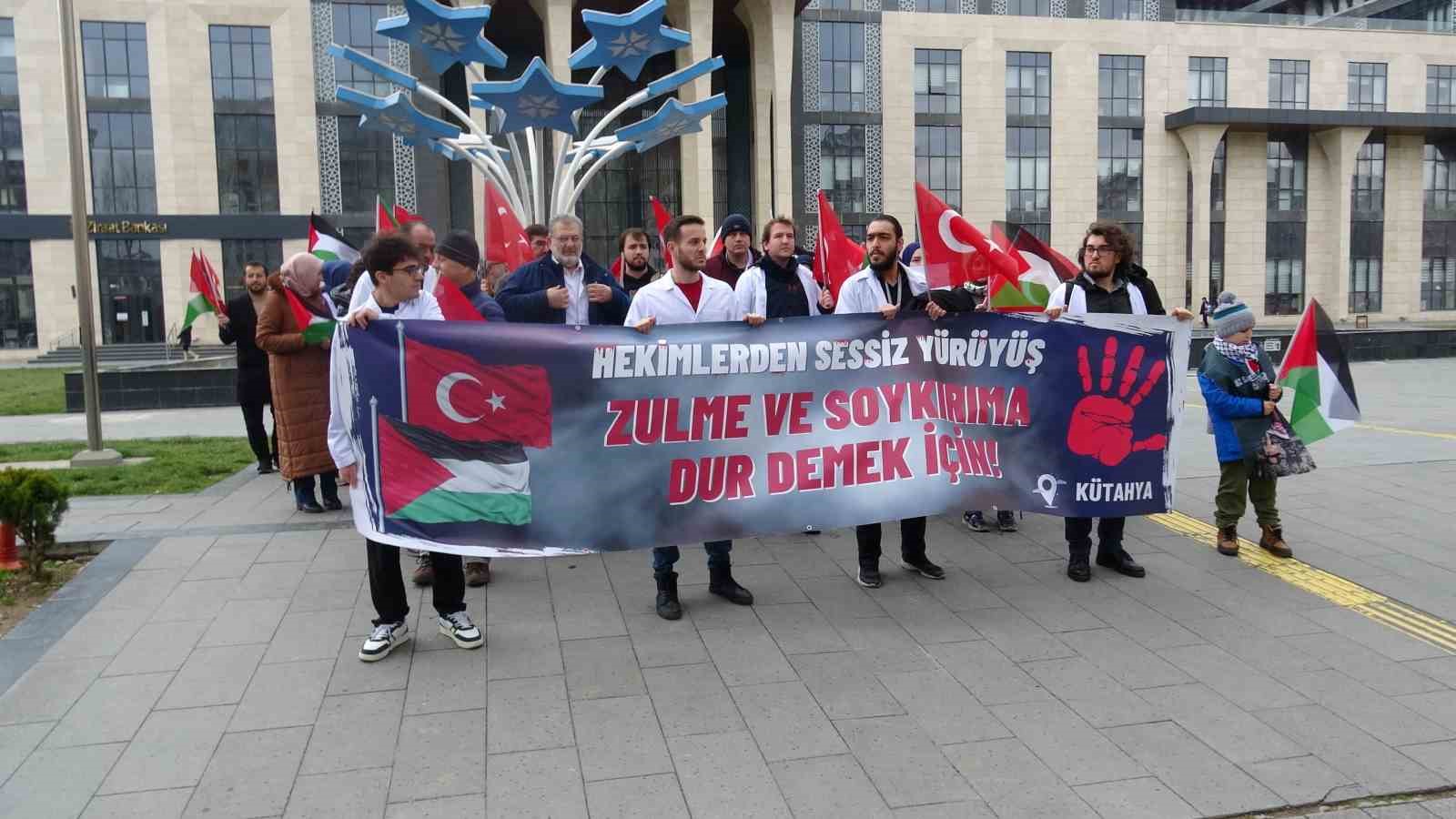 Kütahya'da Sağlık Çalışanları İsrail Zulmünü Protesto Etti