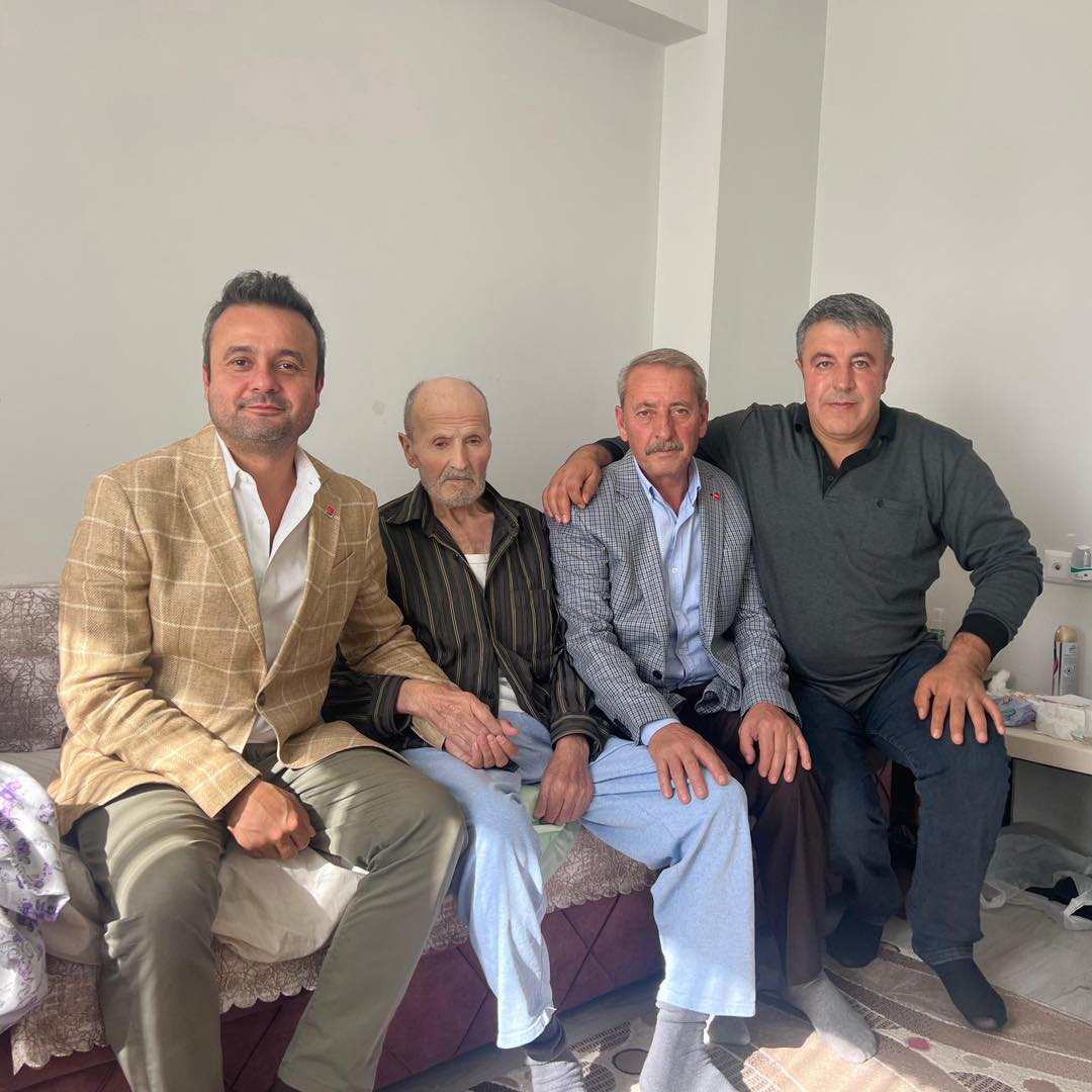 Afyonkarahisar'da Eski Belediye Başkanı Mehmet Işık'ın Vefatı Büyük Üzüntüyle Karşılandı