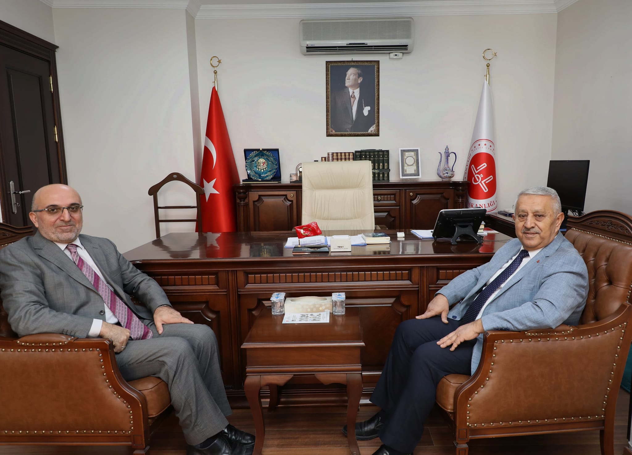 Afyonkarahisar'da Belediye Başkanı ve İl Müftüsü arasında samimi buluşma