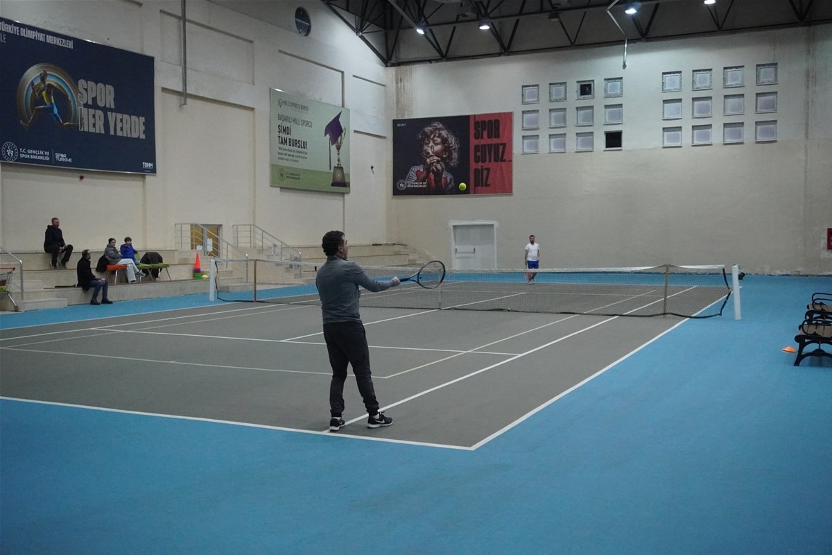 Afyonkarahisar'da Tenis Turnuvası Düzenlendi