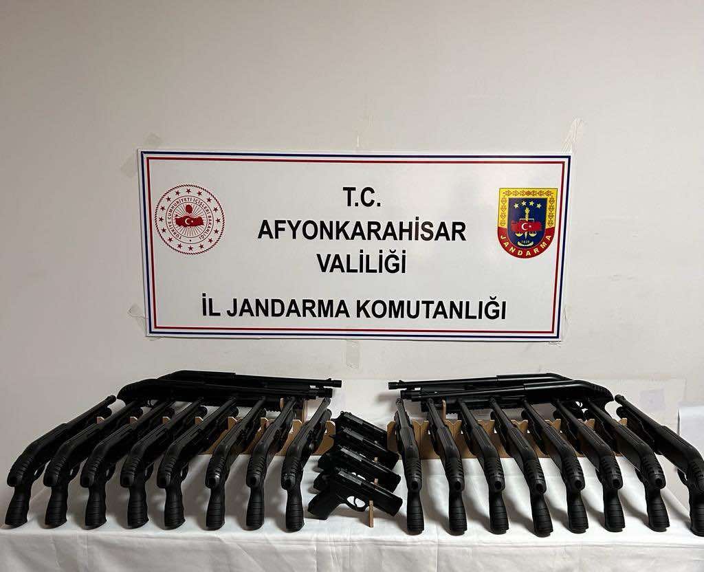 Silah Kaçakçılığı Operasyonu: Afyonkarahisar Jandarma Başarılı