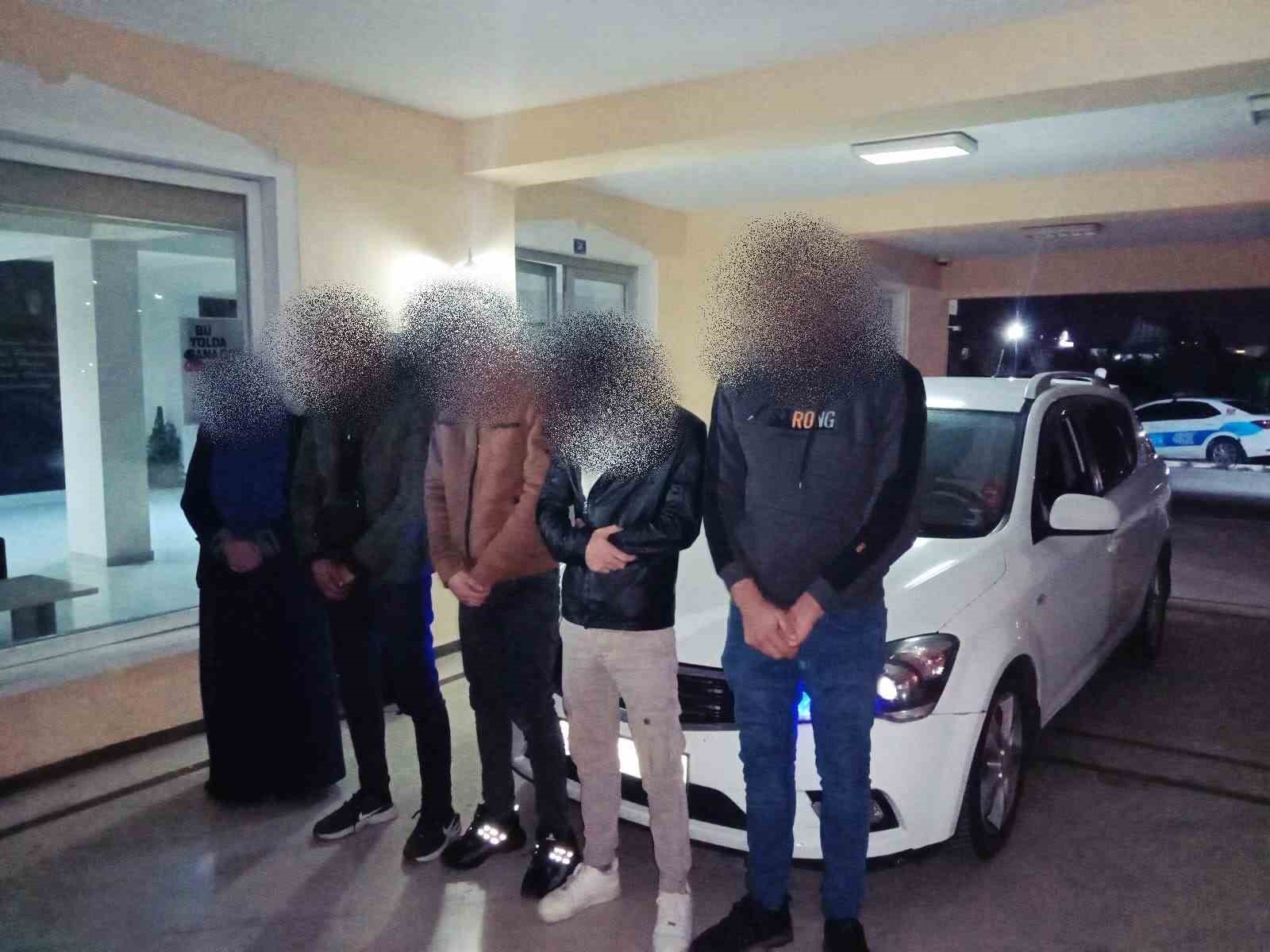 Afyonkarahisar'da göçmen kaçakçılığı operasyonu!