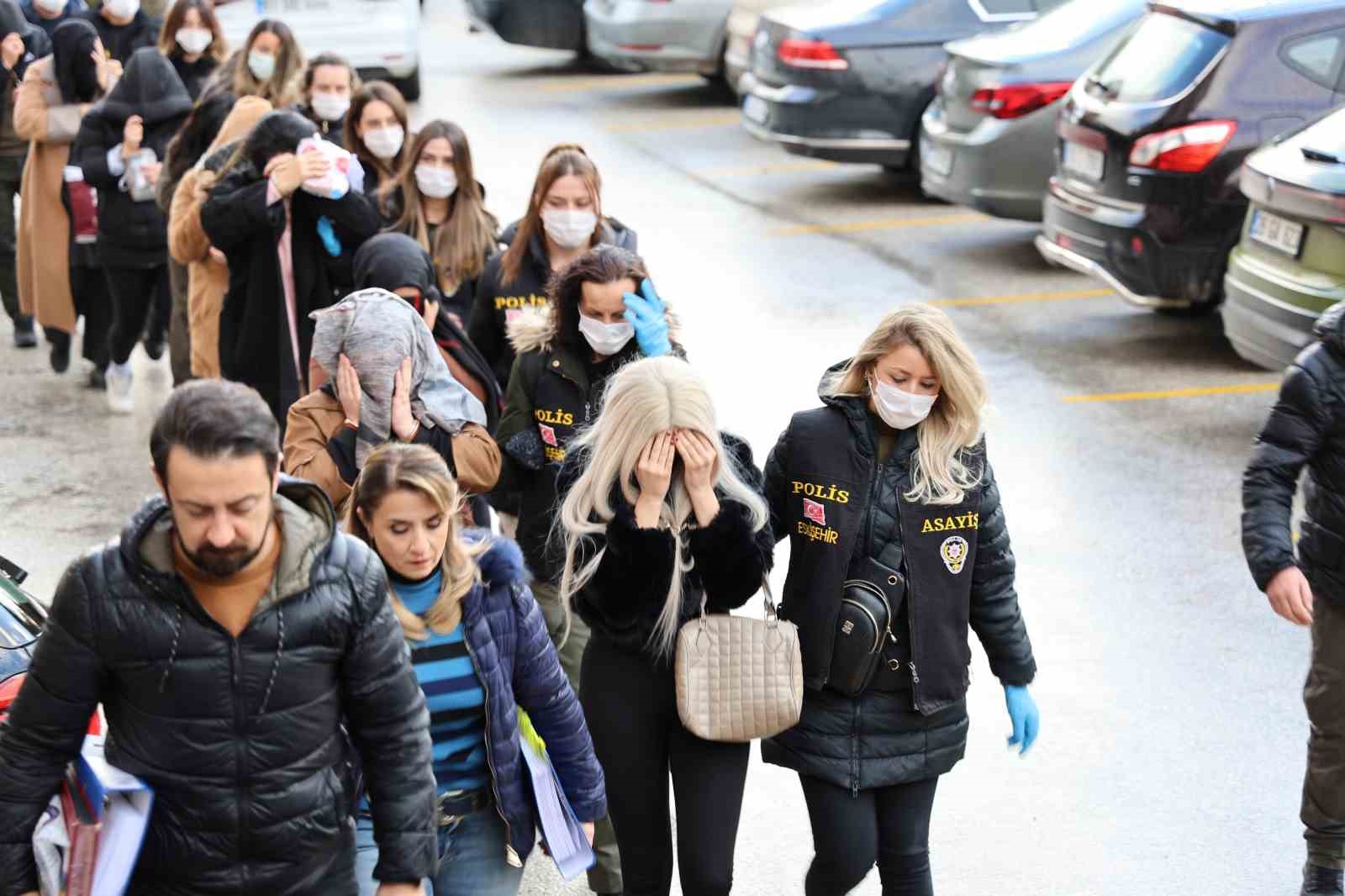 Eskişehir'de Barbie-Es Fuhuş Operasyonu: 9 Tutuklama