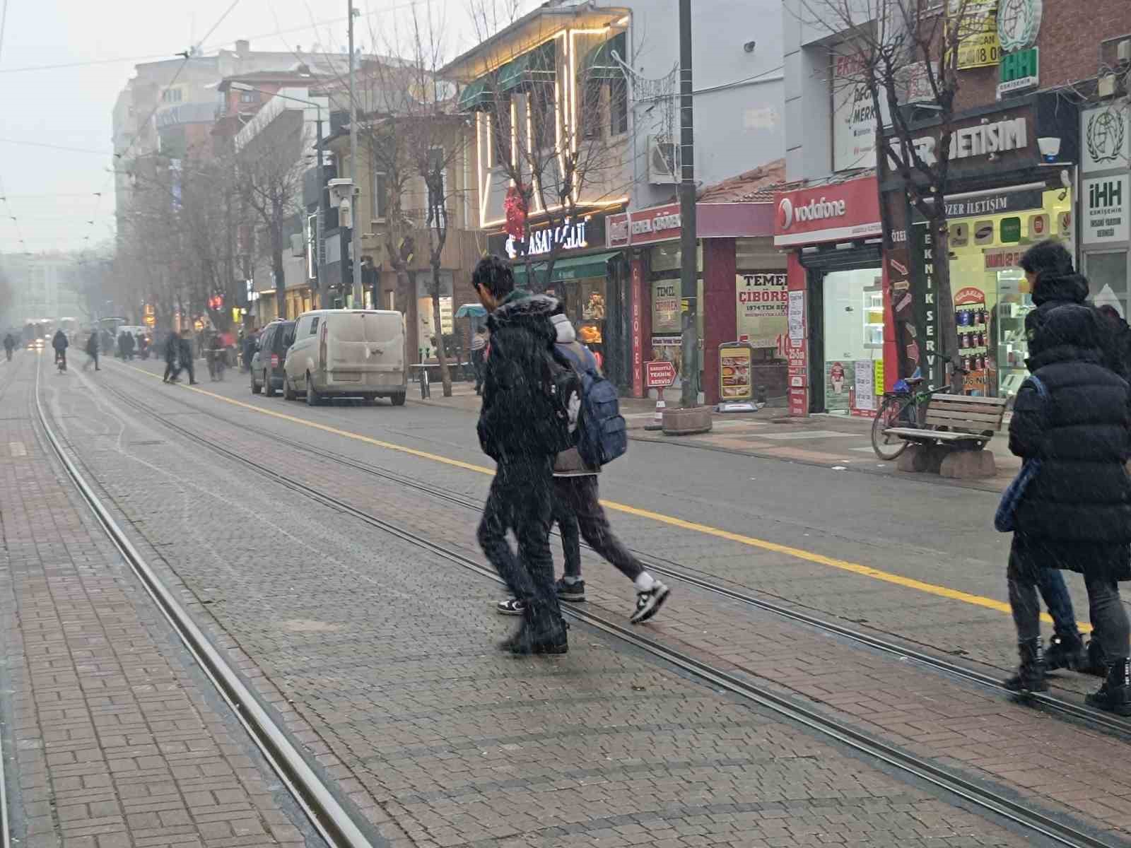 Eskişehir'de Beklenenden Yoğun Kar Yağışı