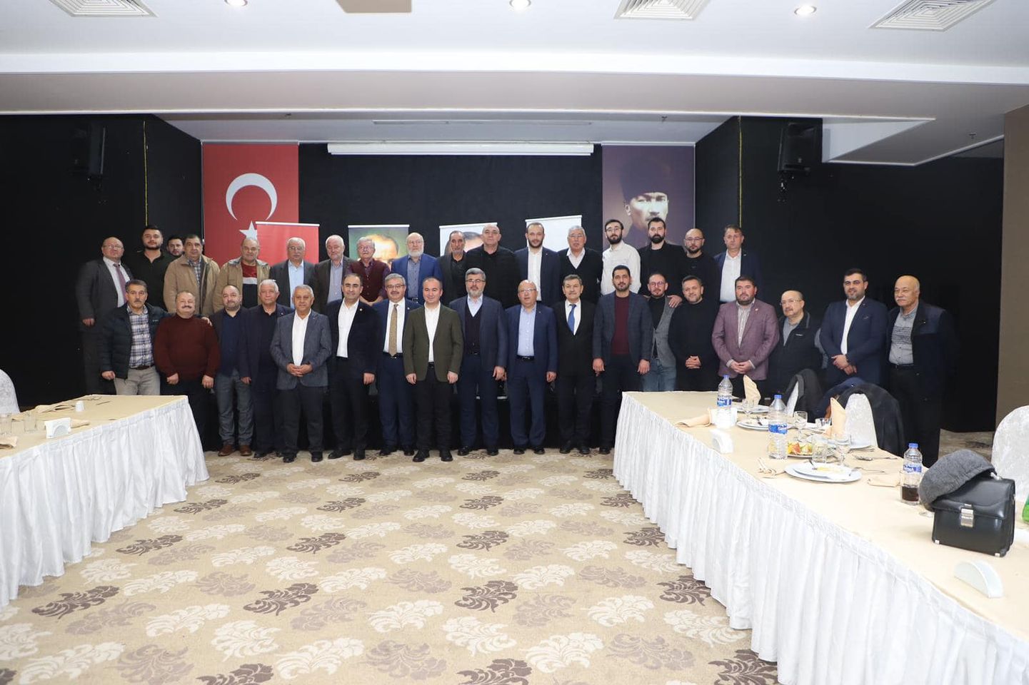 AK Parti Yetkilileri Afyonkarahisar'da Kalkınma İçin İstişare Toplantısı Düzenledi.