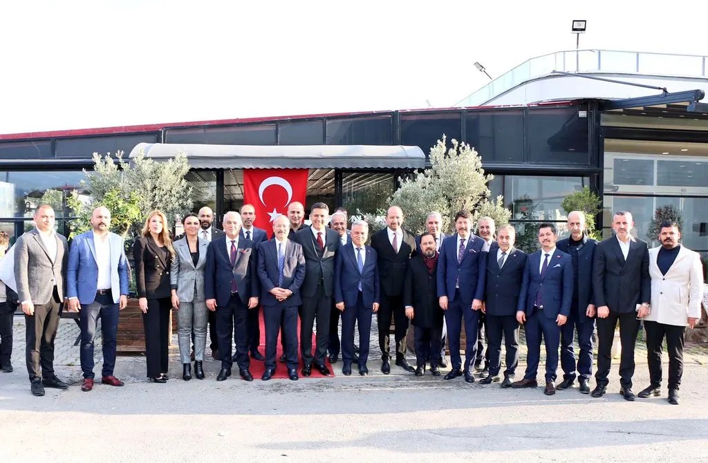 MHP Lideri Bahçeli, Taytak'ın Ev Sahipliği Yaptığı Mersin Mitinginde Coşkuyu Artırdı.