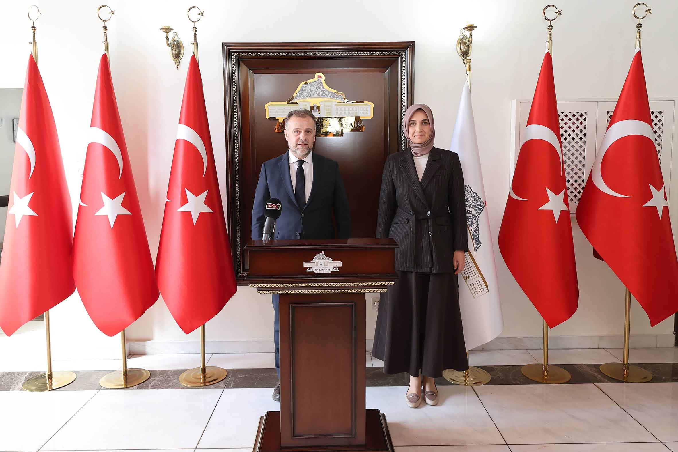 Milli Eğitim Bakan Yardımcısı Afyonkarahisar'da eğitim çalışmalarını değerlendirdi