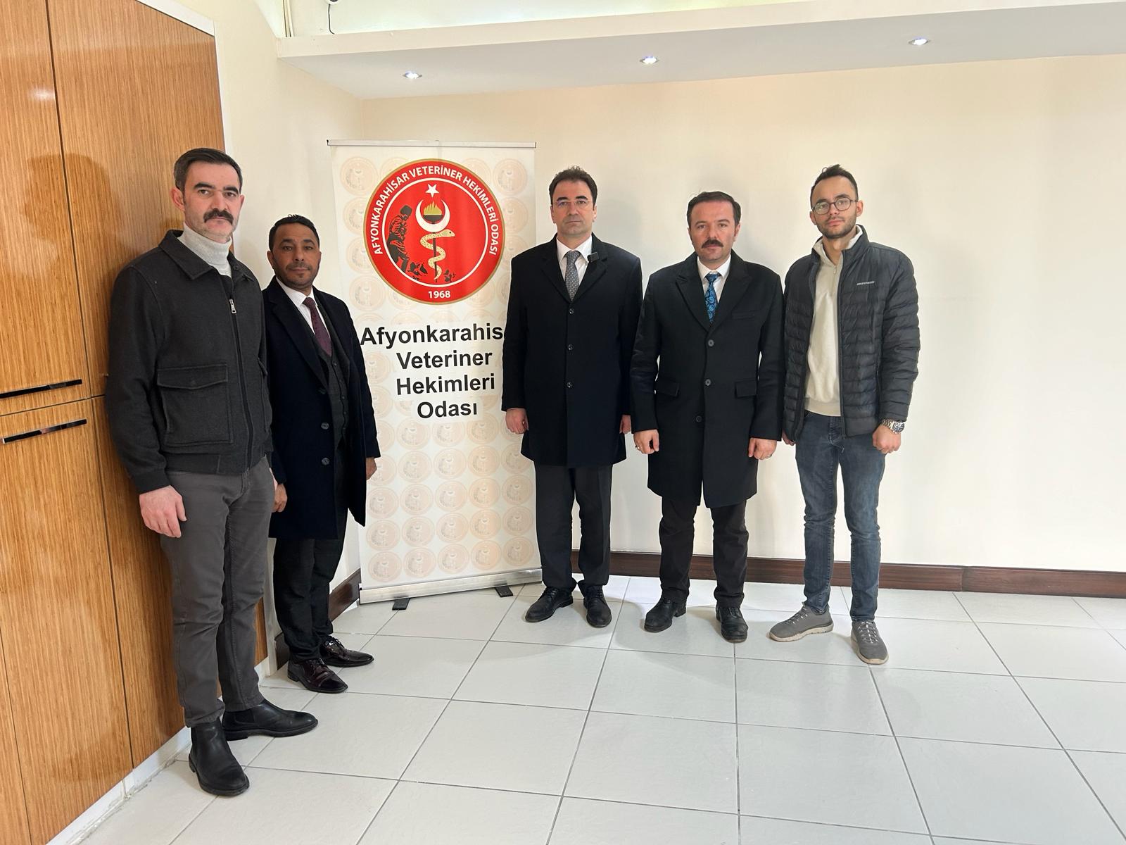 İbrahim Danaoğlu ve partisi veteriner hekimlerle diyaloğu teşvik etti.