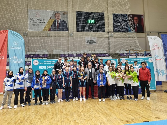 Badminton Yıldızlar İl Birinciliği'nde Şampiyonlar Belli Oldu