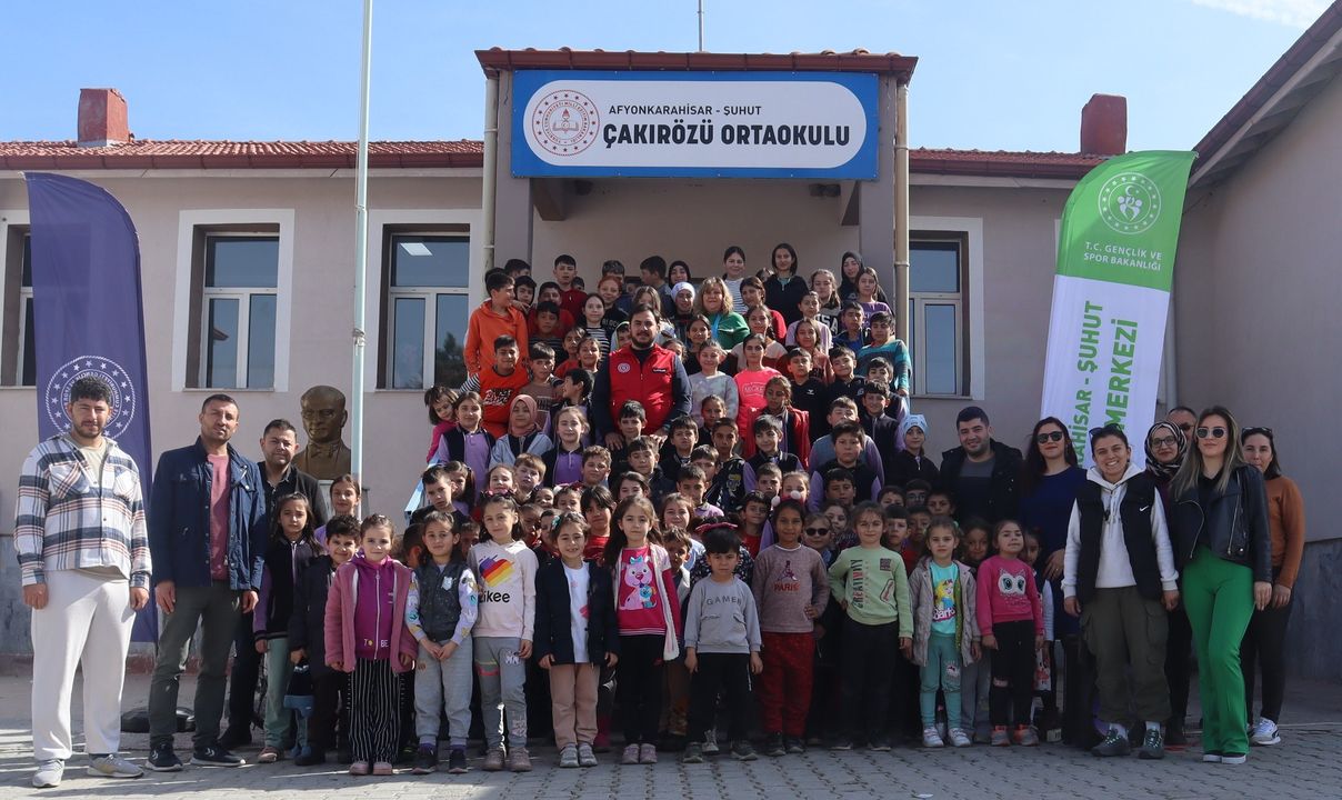 Afyonkarahisar Gençlik Merkezleri, Çakırözü Köyü'nde Toplumu Bir Araya Getirdi