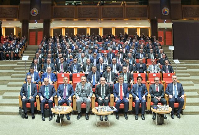 Afyonkarahisar Ticaret Borsası Başkanı, toplantıda sektörleri ve ekonomiyi değerlendirdi.