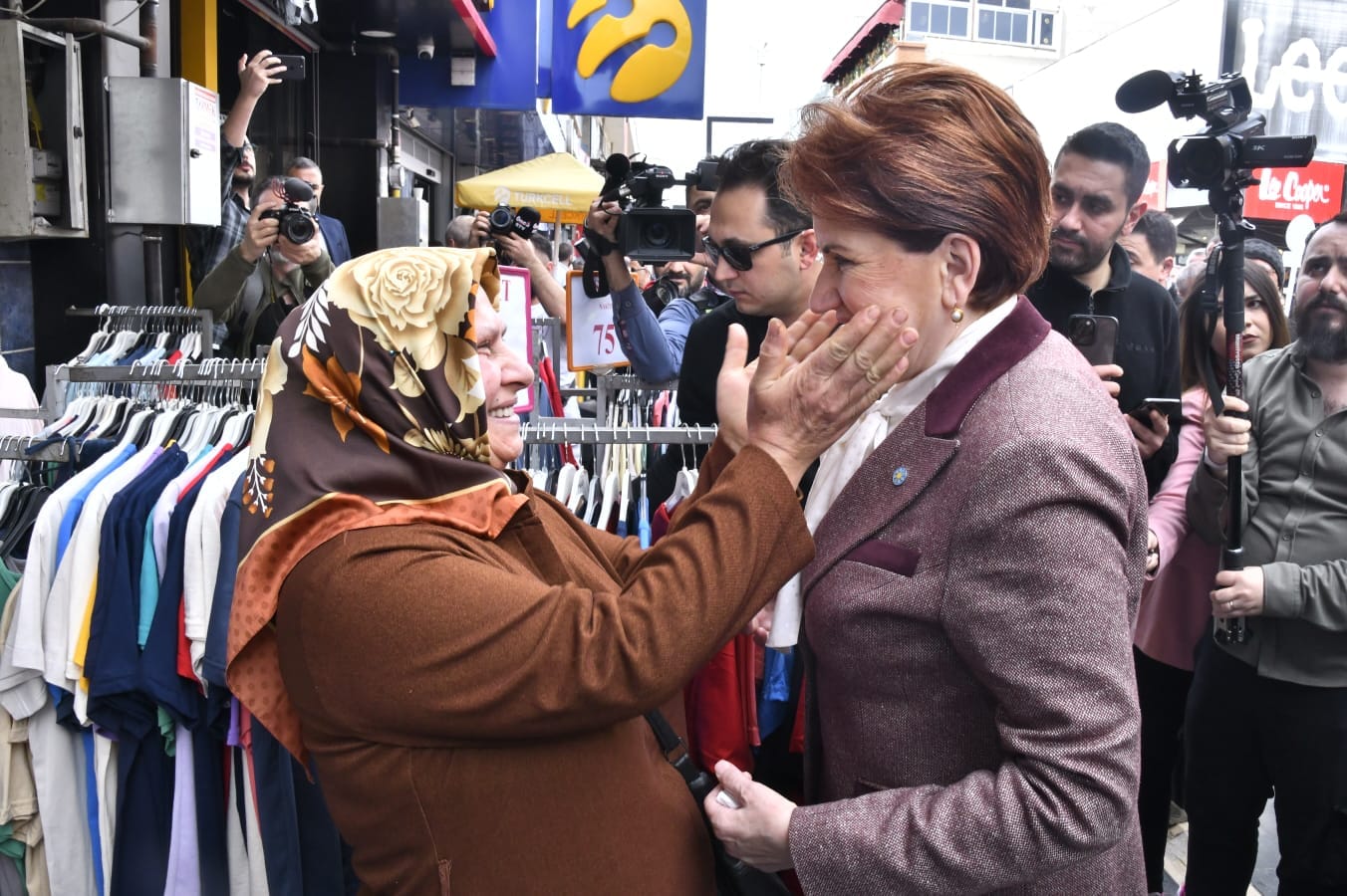 İyi Parti Milletvekili Düzce'de Halkla Buluştu