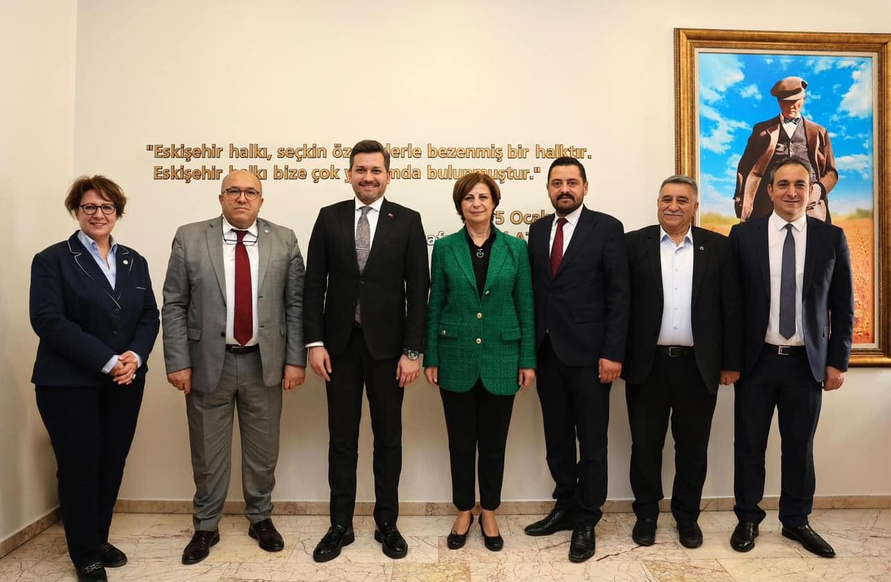 Eskişehir'de Yerel Siyaset Temsilcileri Büyükşehir Belediye Başkanıyla Bir Araya Geldi