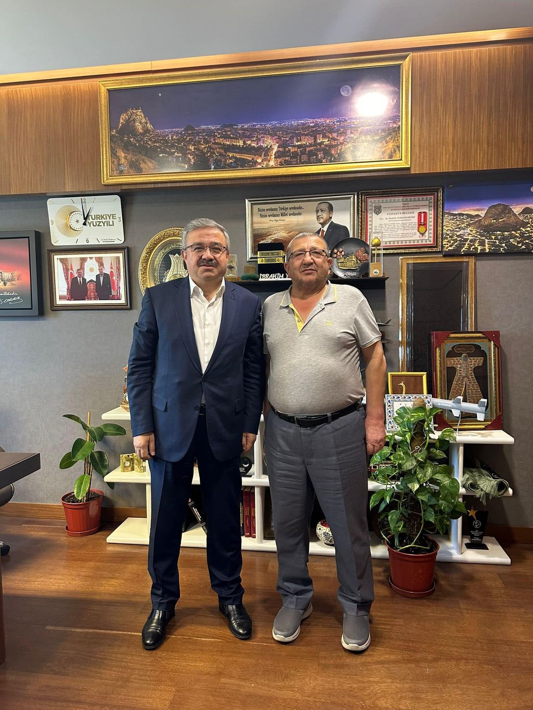 Afyonkarahisar Milletvekili İbrahim Yurdunuseven, Bolvadin İlçesinden Gelen Salih Oğuz'u Kabul Etti