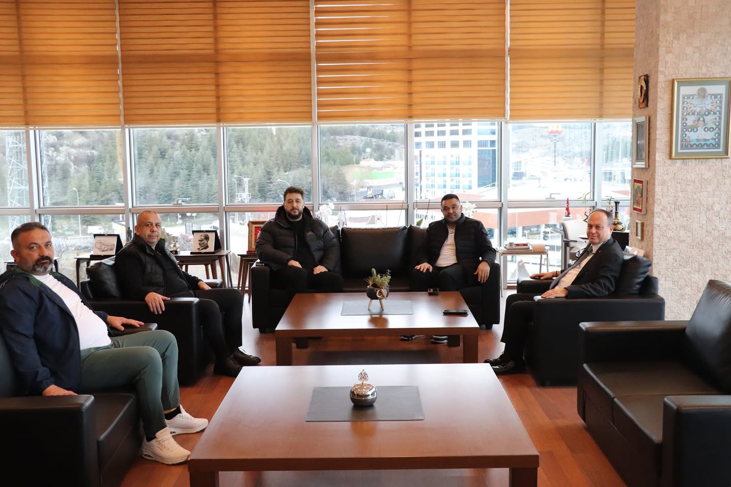 Ziyaretçilerden Yeşil Bina Sertifikalı Hizmet Binasına Tam Not
