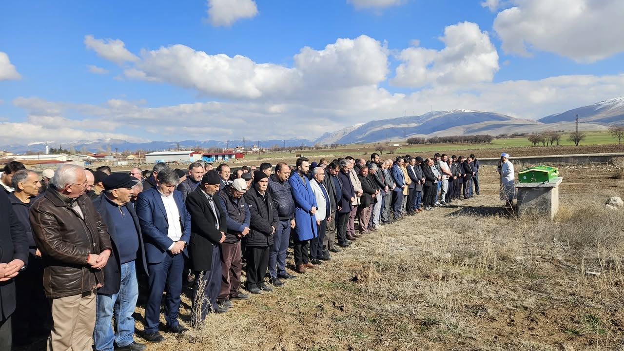 Vekil Arslan'ın Akrabası Ahmet Korkmaz Dualarla Uğurlandı
