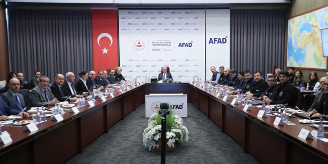 Ege Denizi'nde Sismik Aktivite Artıyor: Santorini Adası ve 761 Deprem Riski