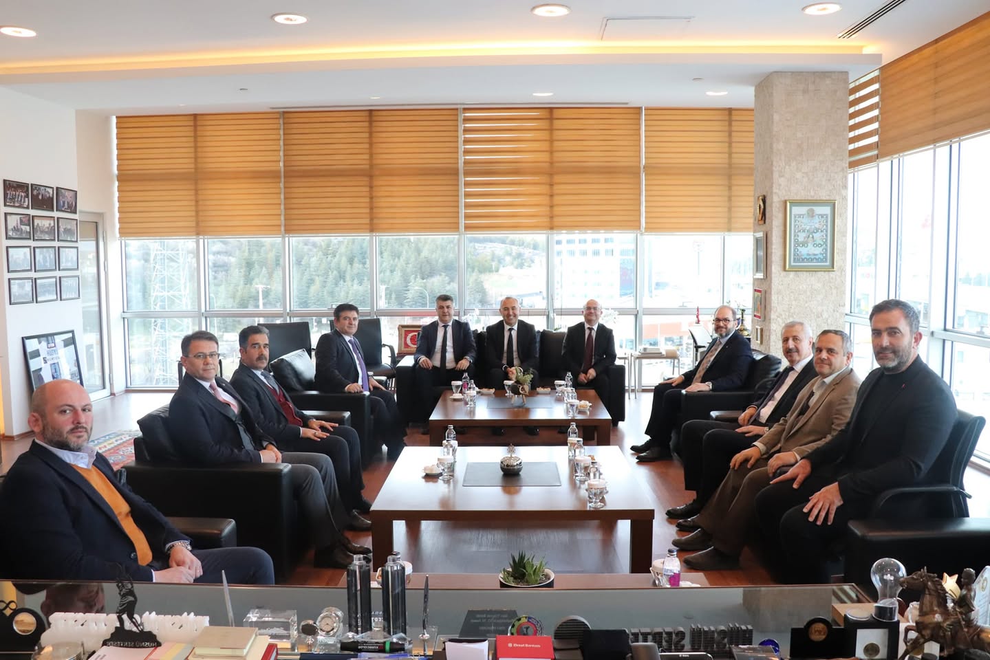 Afyonkarahisar Ticaret ve Sanayi Odası'na Resmi Ziyaret: Vergi Daireleri Müdürleri ve Gelir İdaresi Temsilcileri Bir Arada