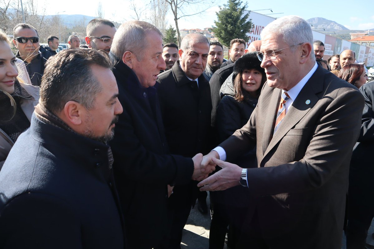 Manisalı Çiftçiler Umut Arayışında: Yanlış Politikalar Altında Ezilen Emekçiler