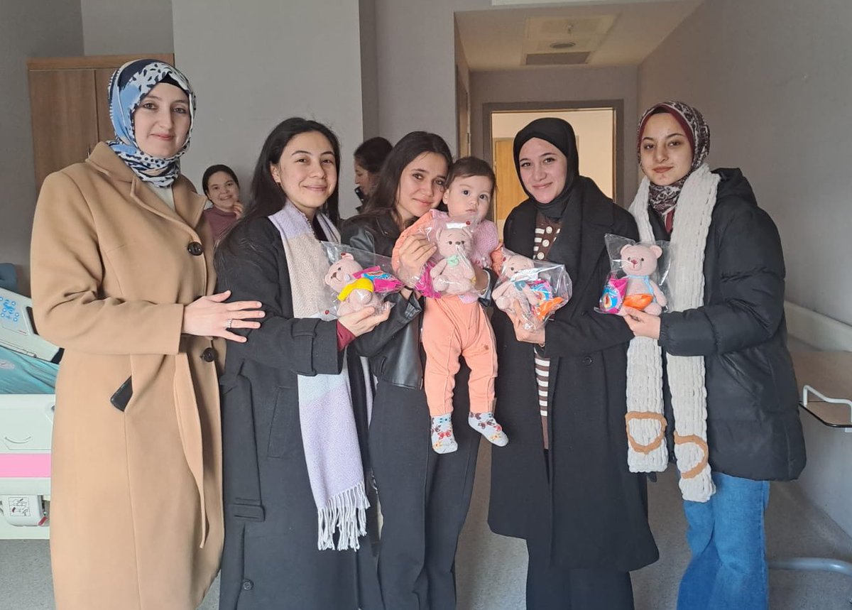 Amigurumi Oyuncaklarla Hastane Odalarına Neşe Getirdiler