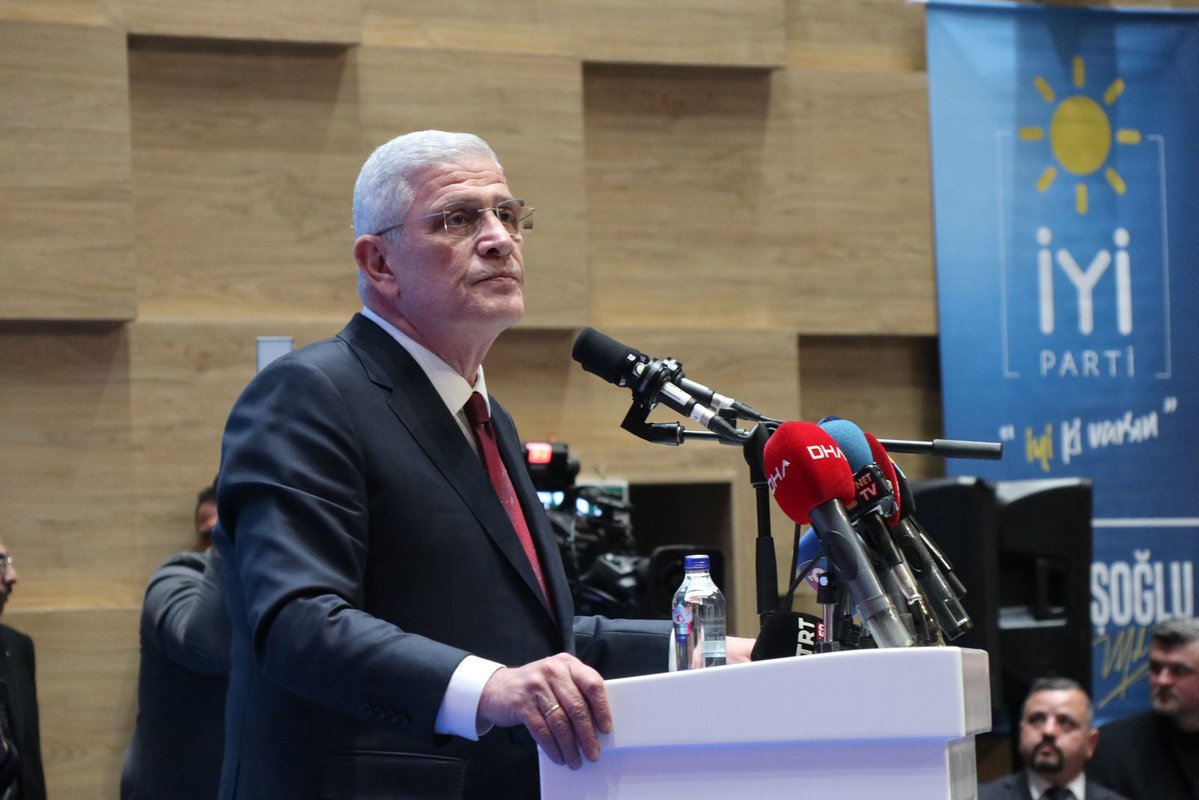 İzmir'de Birlik ve Beraberlik Rüzgarı Esti: İyi Parti Genel Başkanı İzmir'de Teşkilatlarla Buluştu