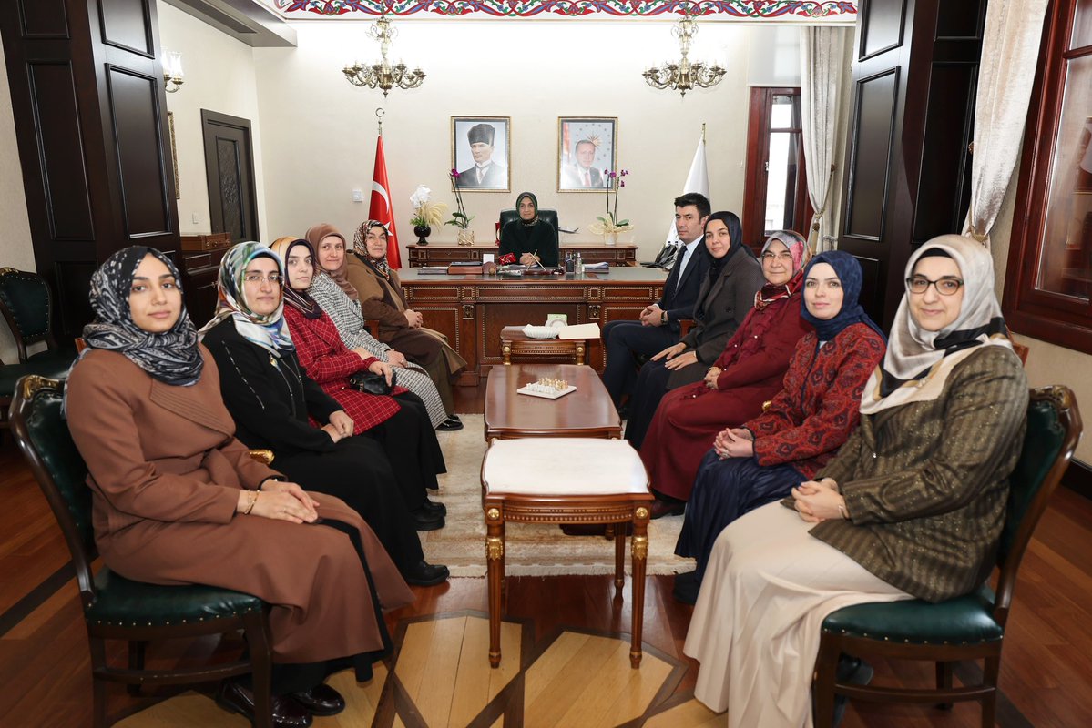 Afyonkarahisar Valisi Vaizeler Ekibini Ağırladı