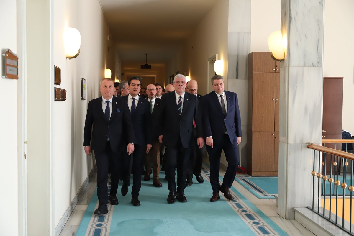 İYİ Parti Cumhuriyet Nöbetinde: Türkiye'nin Son Kalesi