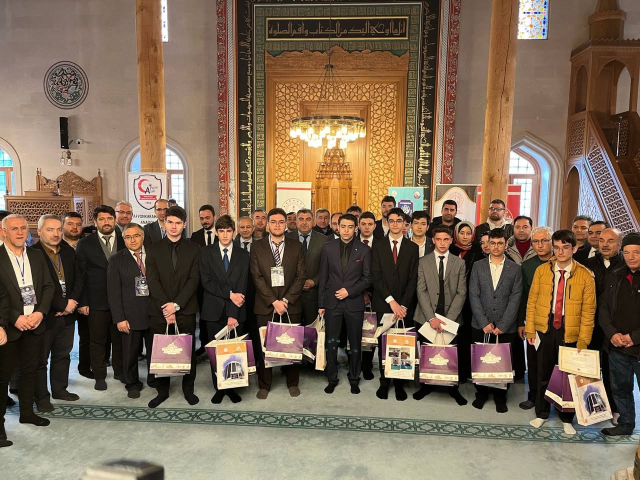Genç Hatipler Minberde: Afyonkarahisar'da Hutbe Okuma Yarışması Coşkusu