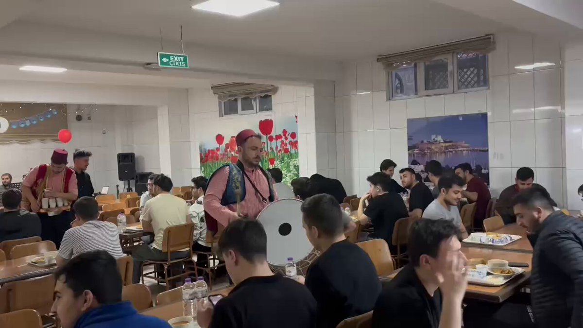 Afyonkarahisar'da Geleneksel İftar Programı: Kamil Miras Yurdu'nda Kültürel Zenginlikler Canlandı