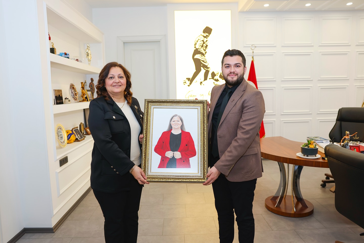 Afyonkarahisar'ı Güçlendiren İş Birliği: Belediye Başkanı Burcu Köksal ve Anahtar Parti İl Yönetimi Bir Araya Geldi