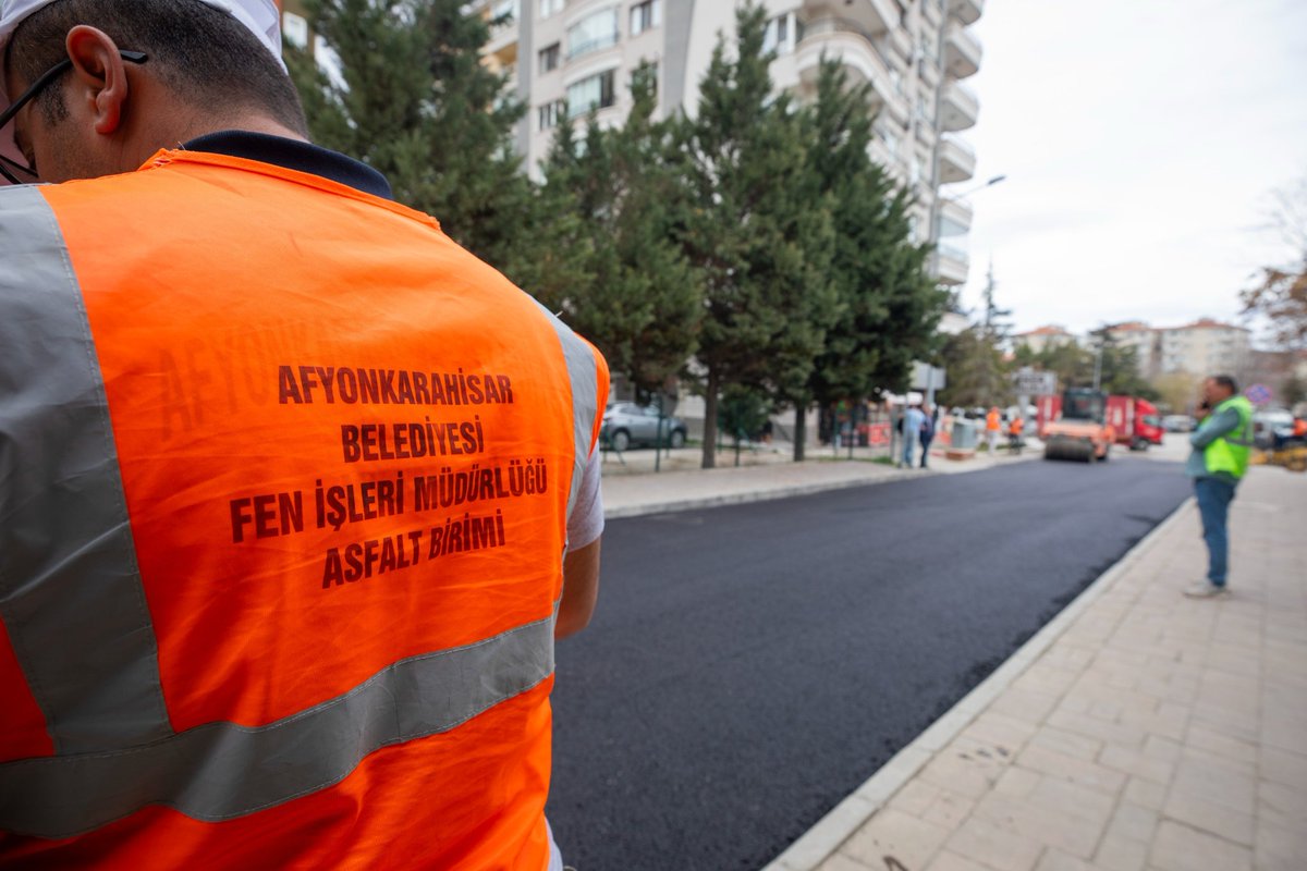 Afyonkarahisar'da Karaman Mahallesi Yolları Yenileniyor