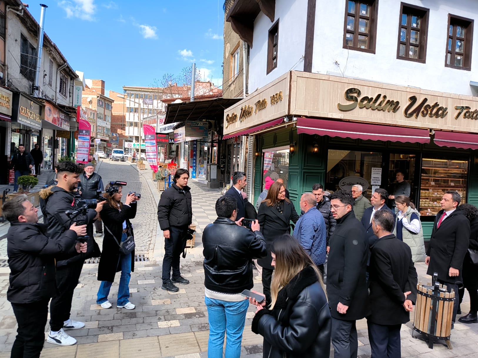 Başkan Köksal'dan Uzunçarşı Esnafına Ziyaret